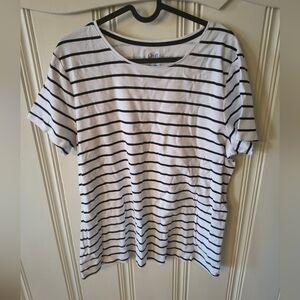 Croft & Barrow Black and White Striped Tee